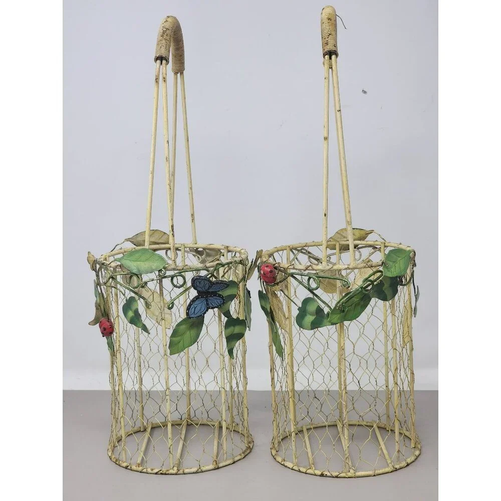 Vintage Lot Of 2 Chicken Wire Baskets Lady Bugs Butterfly Leaves‎